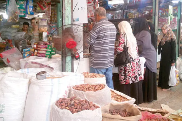 «بلح السيسي» الأغلى.. و«بلح مرسي» بربع الثمن