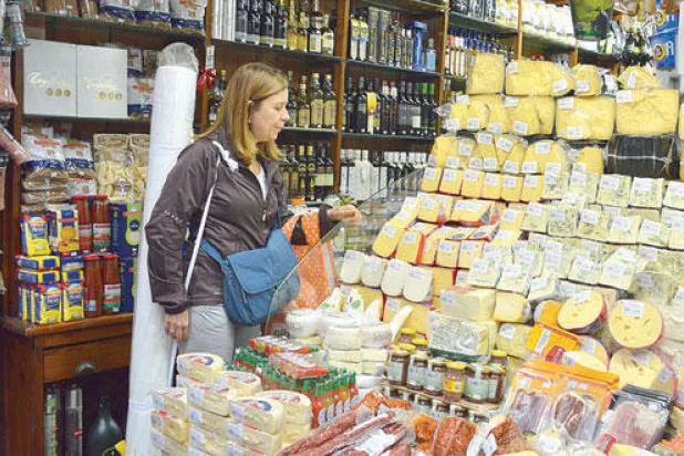 السوق البلدي الكبير.. محطة مطاعم محلية تجذب زوار المونديال