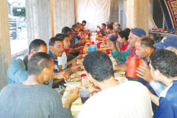 موائد الرحمن في مصر ترفع شعار «لا أحد يجوع في رمضان»