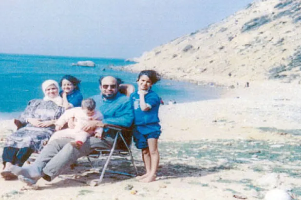 الجبالي وعائلته بعد عودته إلى تونس نهاية عام 1988