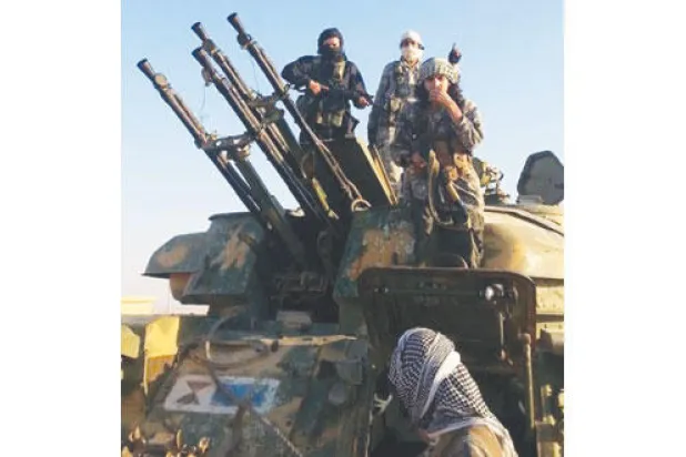 «داعش» يسيطر على آخر قواعد الأسد العسكرية في الرقة