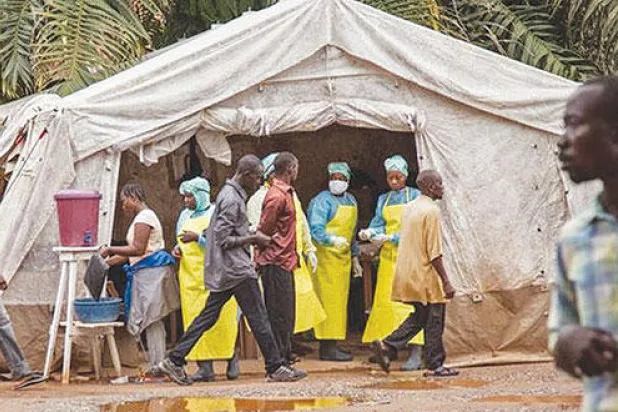 سر «إيبولا».. طفل أفريقي يبلغ من العمر عامين