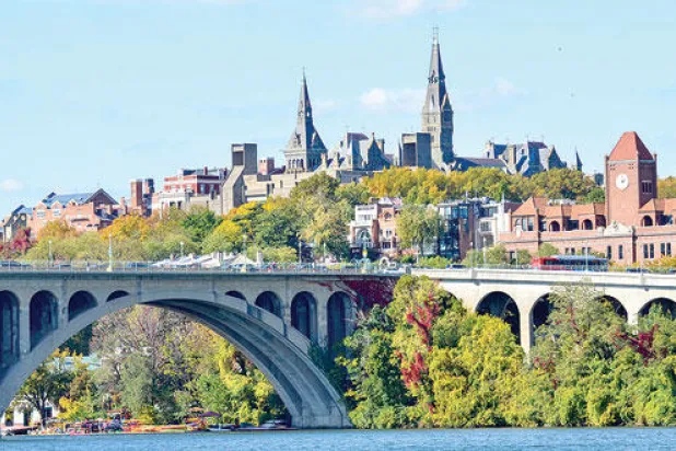 سوق العقارات في واشنطن تحاول اكتساب دفعة جديدة