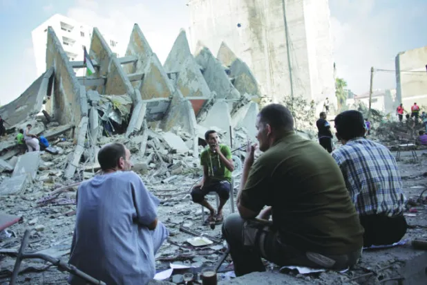 سكان الأبراج المستهدفة يروون لـ {الشرق الأوسط} لحظات الرعب من الإنذار إلى التدمير