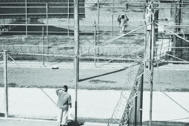 معسكر غوانتانامو المتهاوي يتحدى خطط غلقه