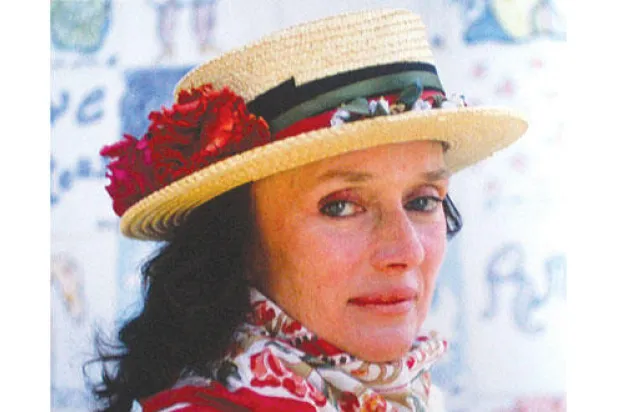 الفنانة في شبابها