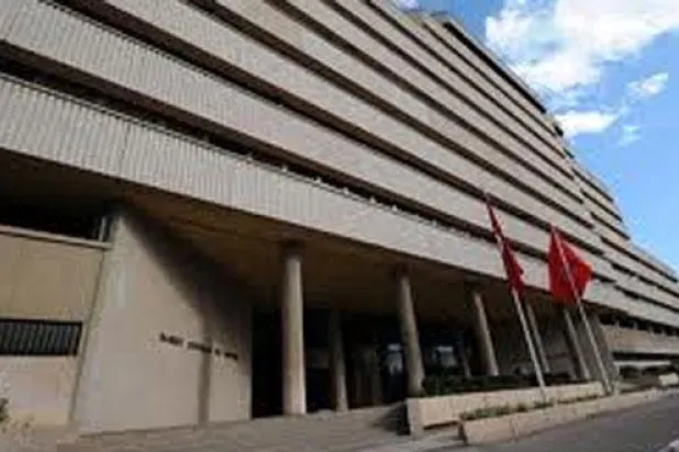 «المركزي» التونسي يخفض توقعات النمو من 2.8 إلى 2.3 في المائة خلال 2014