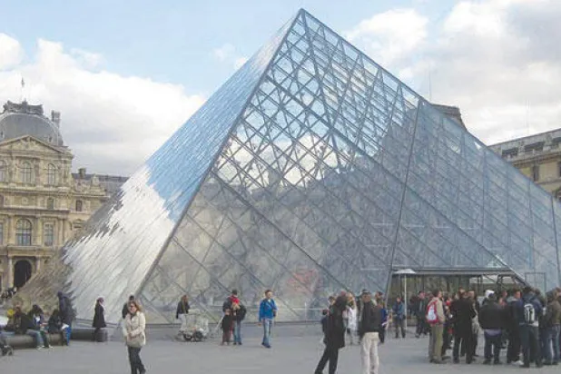 تطوير الهرم الزجاجي الذي جدد شباب «اللوفر»