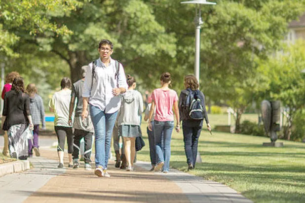 كليات أميركية تشجع الطلاب على تقديم طلبات الالتحاق عبر الفيديو