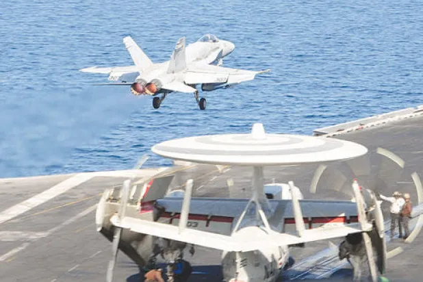 الغرب يقصف مواقع «داعش» و«النصرة» في سوريا... والمقاتلون الأجانب ينددون