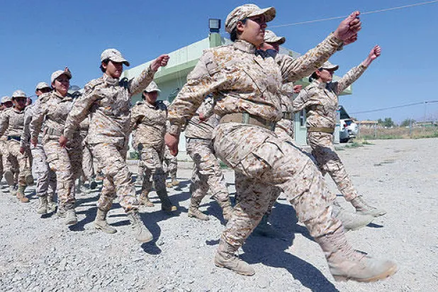 المقاتلات الكرديات يفضلن الانتحار على أن تنتهك عناصر «داعش» كرامتهن