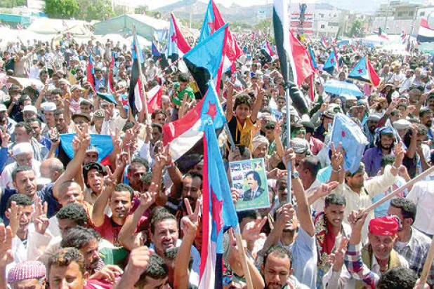 الحوثيون ينشرون قناصيهم على أسطح قلعة الكورنيش التاريخية في محافظة الحديدة