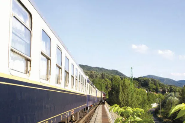 قطارات «غولدن إيغل» البريطانية الفاخرة تصل إلى إيران