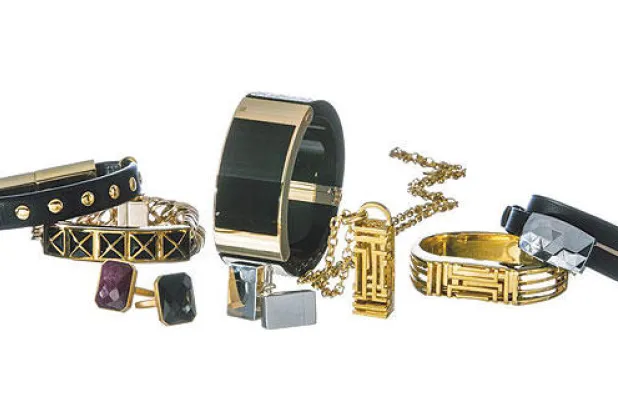 أساور للمراقبة الصحية وخواتم تستقبل المكالمات والرسائل