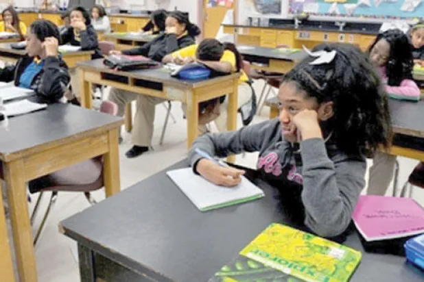 خبيرة أميركية تفشل في اجتياز تجربة «التركيز» داخل مدرسة إعدادية