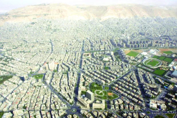 على ارتفاع 30 ألف قدم فوق أجواء سوريا.. ركاب لا تقلقهم سوى المطبات الجوية