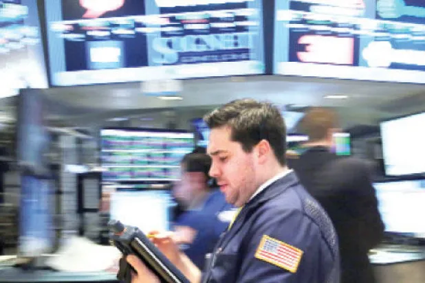 الأسهم الأميركية تواصل الهبوط للأسبوع الثالث على التوالي.. والأوروبية في أعلى مستوياتها منذ 2008