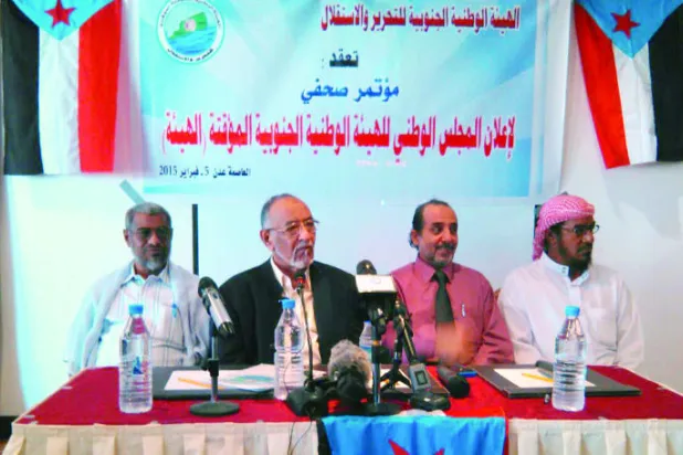 جرحى في مواجهات مسلحة بين قوات نظامية ومسلحين قبليين في عدن