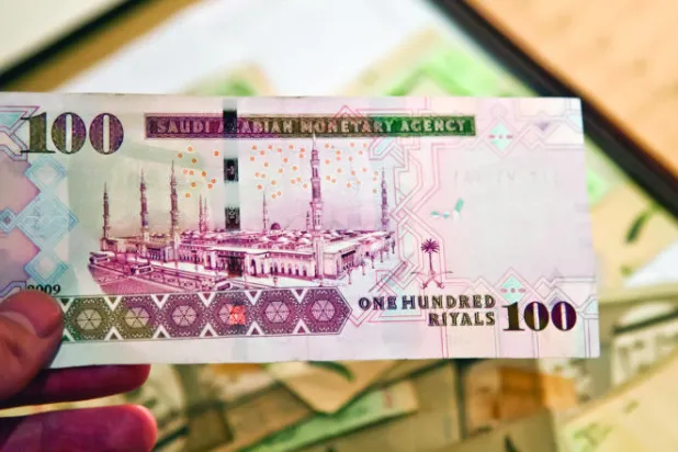 «ستاندارد آند بورز» تخفض النظرة المستقبلية للسعودية بسبب تراجع النفط