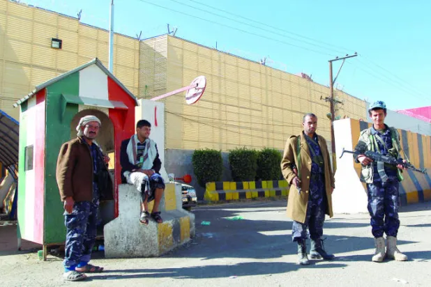 السعودية تستبق الاجتماع الخليجي حول اليمن بتعليق أعمال سفارتها في صنعاء