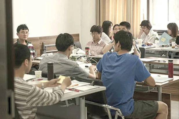 الصين تحذر من «القيم الغربية» في الكتب الدراسية المستوردة