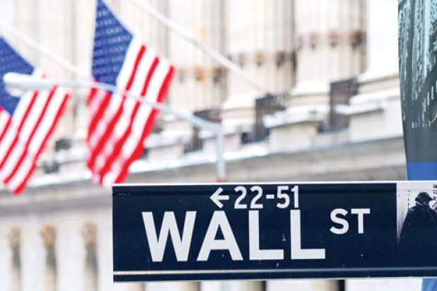 إصلاح {وول ستريت} يبقى في الميزان رغم تنظيمات إدارة أوباما بعد الأزمة المالية