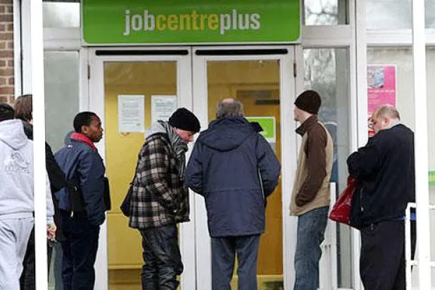 استقرار معدلات البطالة البريطانية عند 5.7 في المائة في 3 أشهر