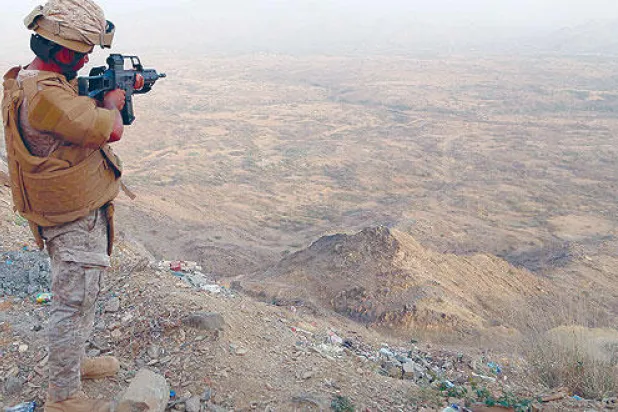 بعد الأجواء.. موانئ اليمن تحت سيطرة التحالف