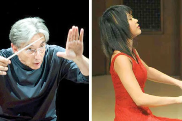 عازفة بيانو تؤدي إحدى مقطوعات المسرحية الموسيقية، والمايسترو مايكل تيلسون توماس