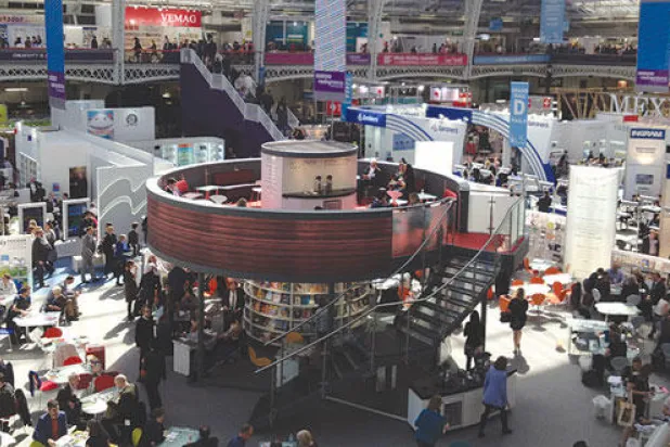 معرض لندن للكتاب 2015.. مشاركة عربية خجولة وإقبال جماهيري مرتفع