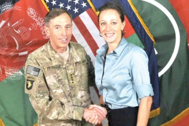 بترايوس يستعد للإقرار بذنبه في قضية تسريب أسرار عسكرية