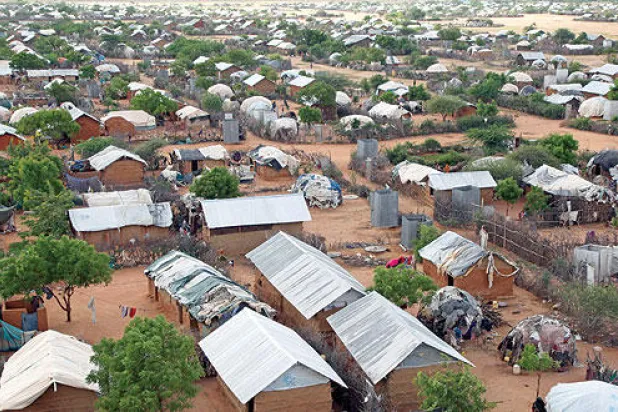 كينيا تهدد بإغلاق أكبر مخيم للاجئين في العالم