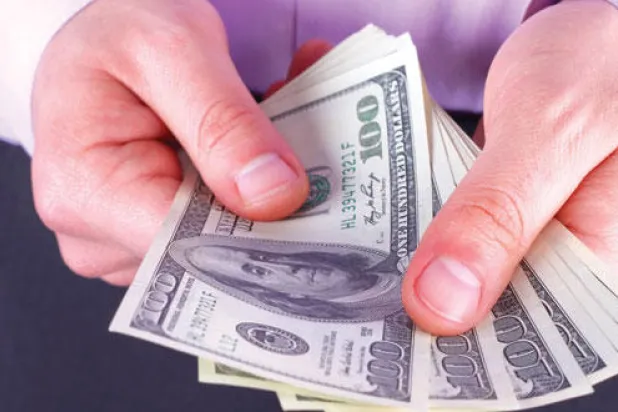 مبيعات الشركات الأميركية في الأسواق العالمية تحت «مقصلة» الدولار القوي