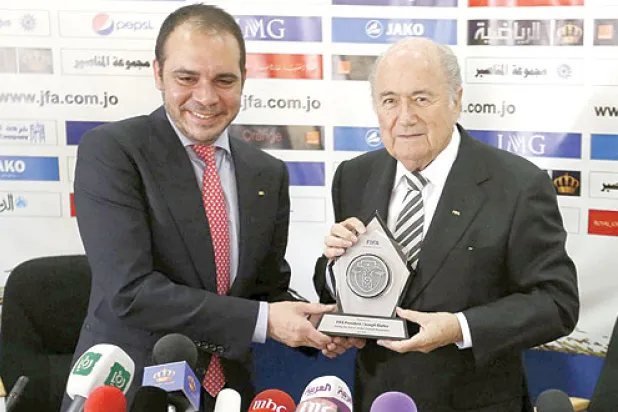 صورة أرشيفية لبلاتر والأمير علي ({الشرق الأوسط})