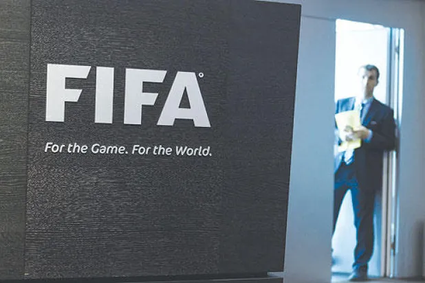زلزال «الفساد» يهز «الفيفا» عشية انتخابات الرئاسة