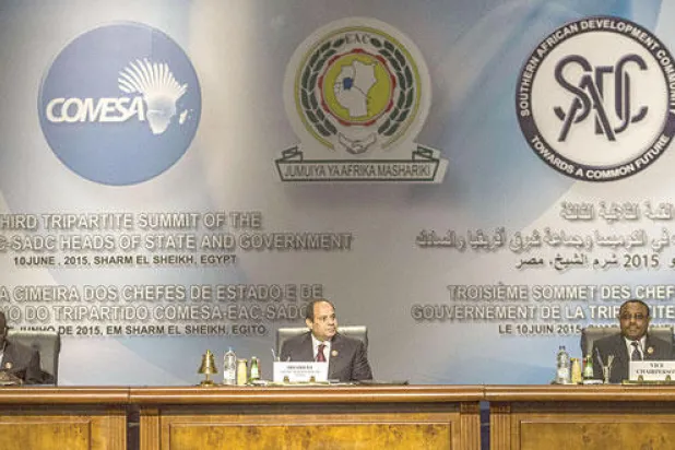 قادة قمة «التكتلات» الثلاثة يضعون القارة السمراء على أولى خطوات «التكامل» الاقتصادي