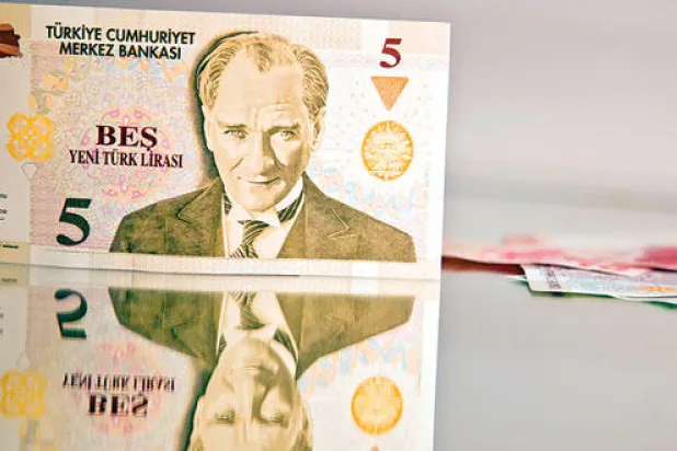 ارتباك المشهد السياسي في تركيا ينذر بتبعات سيئة على اقتصاد البلاد