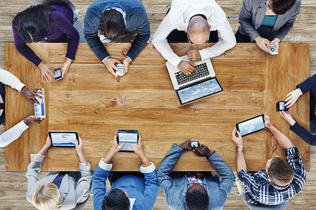 صالونات ثقافية داخل شريحة موبايل