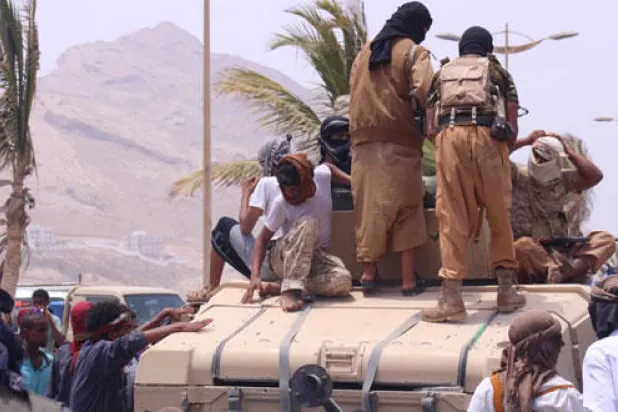 «الدرون» تكثف طلعاتها في سماء المكلا