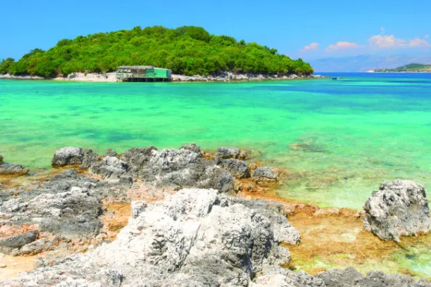 ألبانيا تفتح ذراعيها للسعوديين وتستقبلهم من دون تأشيرة