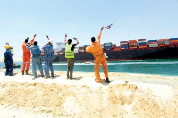 سقف الآمال والطموحات يرتفع في مصر مع اقتراب موعد افتتاح قناة السويس الجديدة