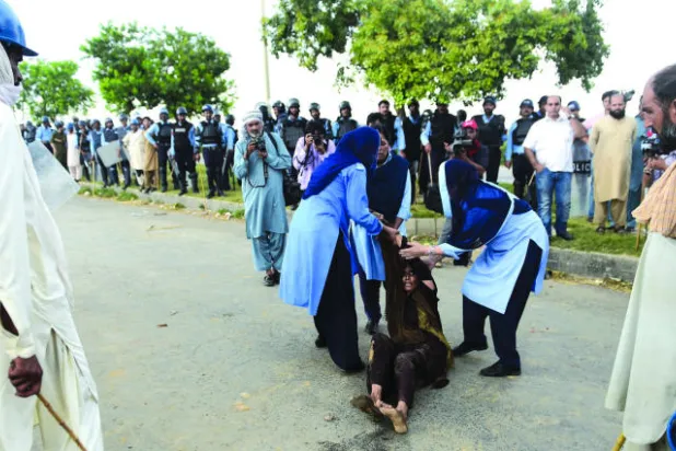 هل تتحول طالبان من «إمارة إسلامية» إلى «حزب سياسي» بعد وفاة زعيمها؟