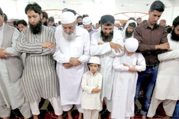 عائلة الملا عمر تشق صف طالبان وترفض مبايعة أختر خليفة له