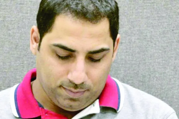 حين فتحتُ النافذة رأيت رتل الدبابات كطابور نمل متجه إلى قطعة سكر