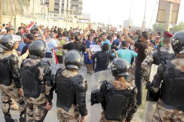 11 محافظة عراقية تتظاهر ضد حكومة حيدر العبادي