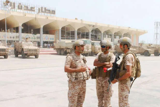 «التحالف» يرسل عربات إنقاذ وأجهزة كومبيوترية لدعم مطار عدن