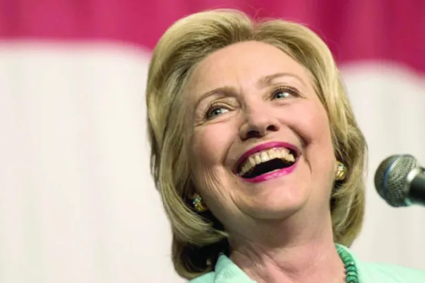 كابوس البريد الإلكتروني يواصل مطاردة كلينتون