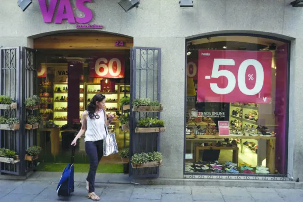 الأسبان: توقعات التعافي الاقتصادي «فخ»