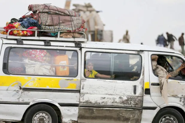 طيران التحالف يكثف غاراته على مواقع المتمردين في الحديدة