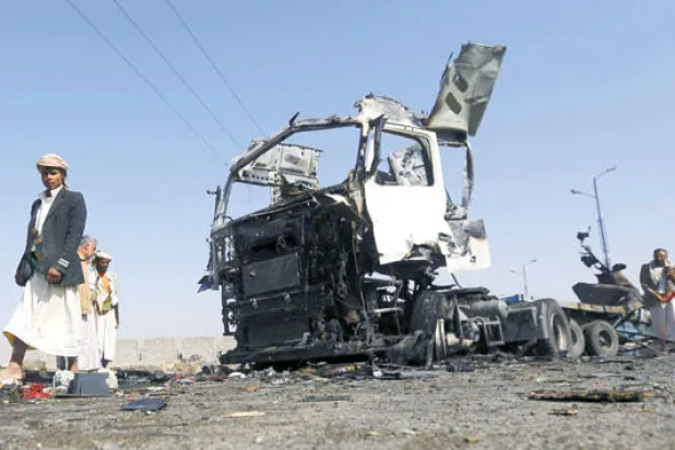 قصف بالمدفعية وإحراق قرية بكاملها.. وعمليات للمقاومة الشعبية في الحديدة